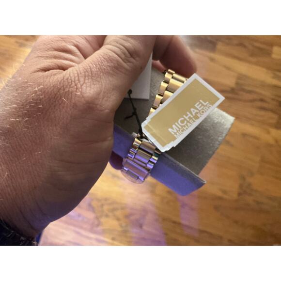 Michael Kors MK6959 Bradshaw Ladies Chronograph Quartz Watch New In Box - Picture 4 of 4